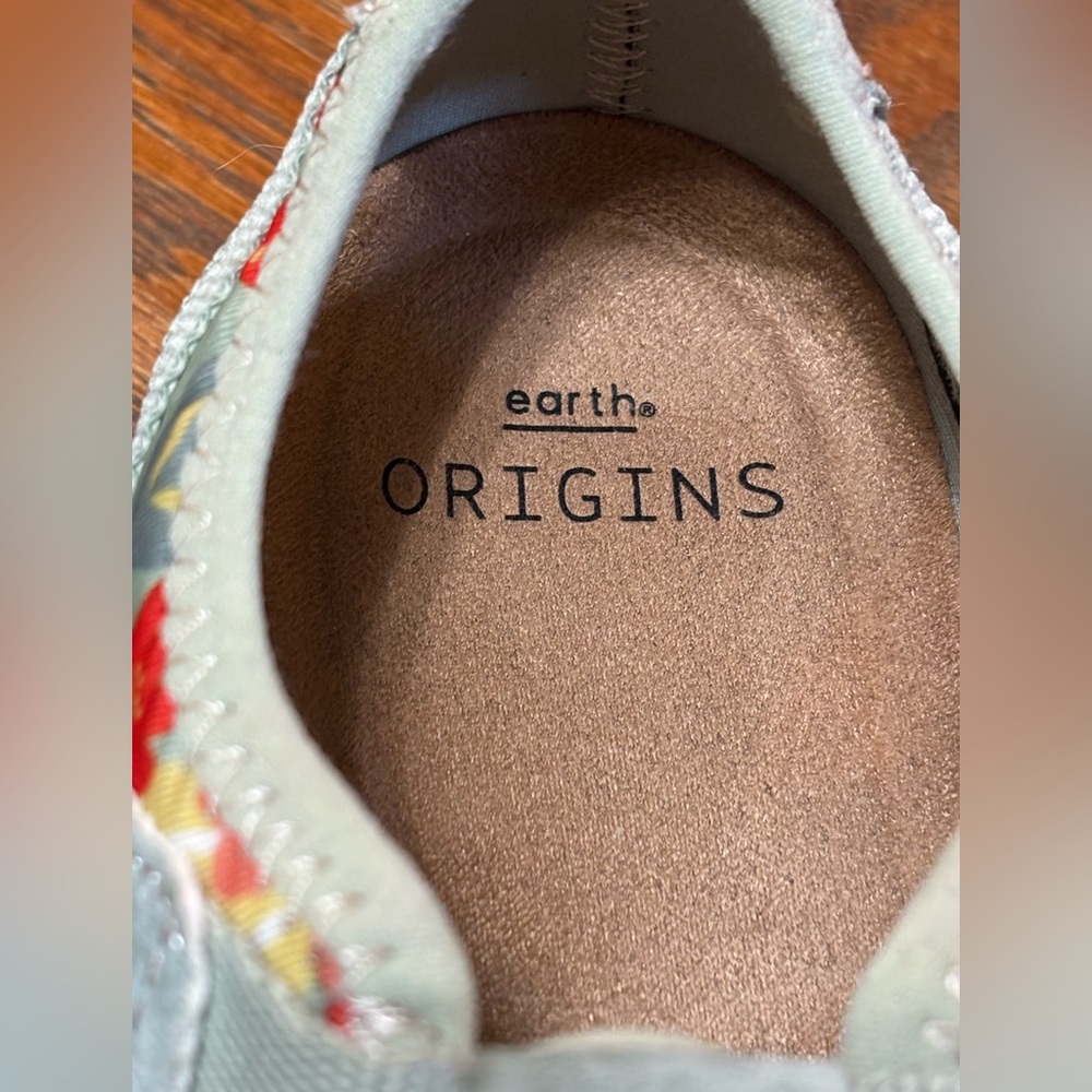 Earth Origins Effie Blue Suede Fisherman Sport Sandals With Floral Accent.Sz 8.5 - Picture 13 of 14